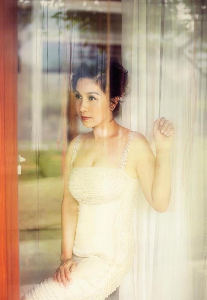 Diva Mỹ Linh cảm xúc bồi hồi khi chia sẻ bức ảnh chụp cách đây 10 năm.