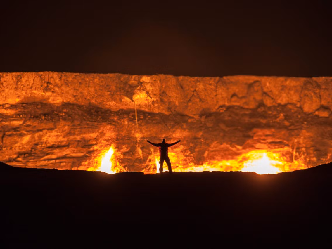Trong quá trình các nhà khoa học tiến hành thăm dò địa chất, một giàn khoan đã vô tình đâm vào hang khí tự nhiên khổng lồ dưới lòng đất.