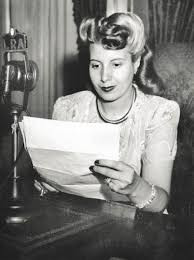 Năm 1974, ông Peron qua đời. Người vợ thứ ba của ông là Isabel Peron đem xác ướp đệ nhất phu nhân María chôn cất cạnh người chồng.