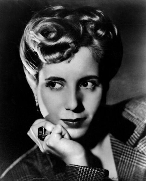 Phải đến năm 1971, sau nhiều cuộc đàm phán, thuơng lượng, xác ướp đệ nhất phu nhân María được đưa về Tây Ban Nha trước khi trở về quê nhà Argentinia.