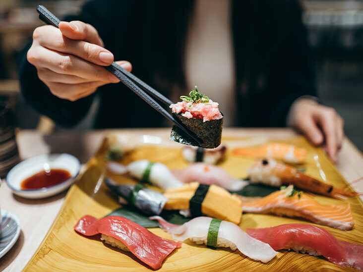 Người dân đất nước Nhật Bản ăn nhiều cá hơn bất cứ quốc gia nào. Theo một điều tra, người dân Nhật Bản tiêu thụ khoảng 17 triệu tấn cá/năm.