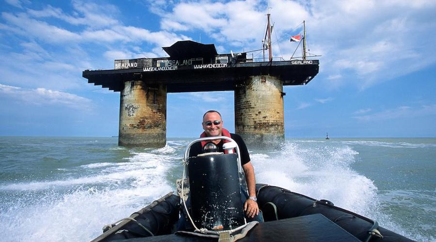 Những du khách có thể ghé thăm Sealand để chiêm ngưỡng và tìm hiểu cuộc sống của các cư dân ở "tiểu vương quốc" đặc biệt nhất thế giới.