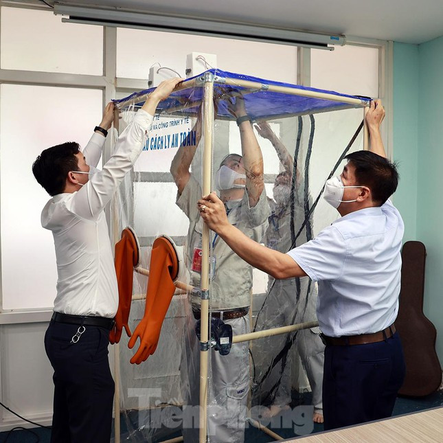 Chi phí cho buồng lấy mẫu xét nghiệm này chỉ vào khoảng 10 triệu đồng và có thể di động bất cứ vị trí nào.