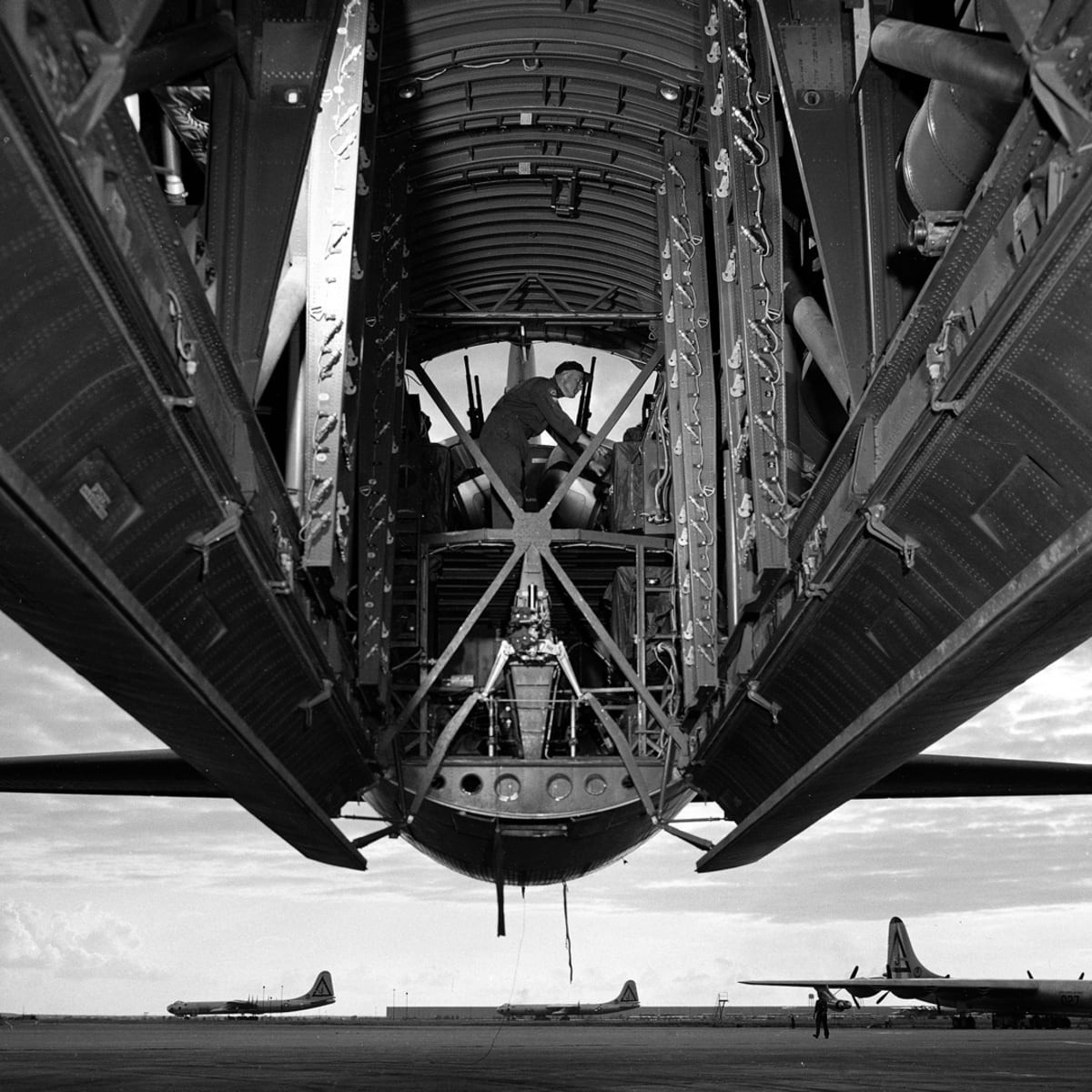 Chiếc B-36 chở một quả bom nguyên tử Mark IV. Khi đến gần bờ biển Canada, máy bay gặp sự cố khi 3 trong số 5 động cơ bị hỏng. Do đó, tổ bay buộc phải thả bom nguyên tử Mark IV xuống biển.