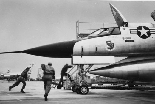 Thậm chí, một giả thuyết cho rằng có thể Mỹ đã cho nổ vũ khí hạt nhân này dưới nước. Do đây chỉ là giả thuyết nên đến nay, vụ việc này vẫn là một bí ẩn lớn gây nhiều tò mò.