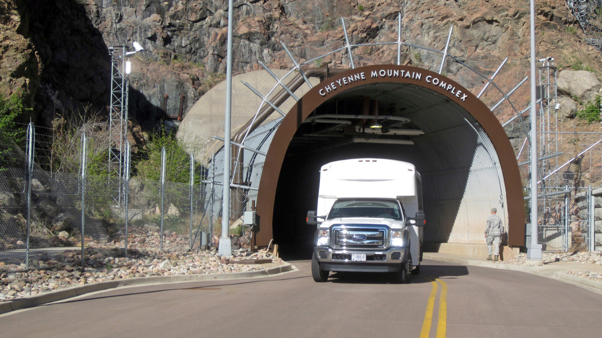 Kể từ khi đi vào hoạt động, Khu phức hợp quân sự Núi Cheyenne hay còn gọi căn cứ không quân Cheyenne là nơi thu thập thông tin từ vệ tinh, cùng các cảm biến đặt trên mặt đất và truyền dữ liệu về Bộ Chỉ huy phòng thủ không gian Bắc Mỹ (NORAD), Bộ Tư lệnh Bắc Mỹ (NORTHCOM) và Bộ Chỉ huy chiến lược Mỹ (STRATCOM).