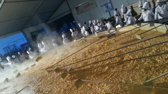 Vào tháng 8/2012, người dân ở Santerém, Bồ Đào Nha xác lập một kỷ lục thế giới.