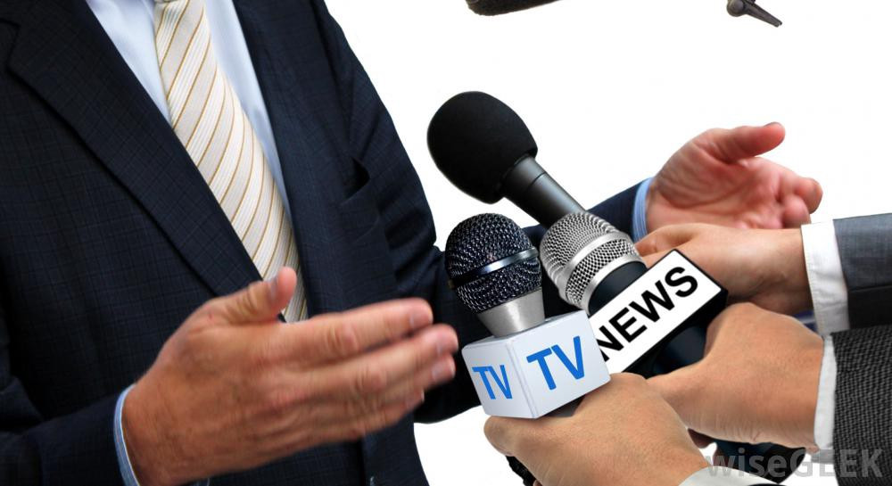 Để bảo vệ các nhà báo, phóng viên, nhiều tổ chức, liên đoàn báo chí trên thế giới kêu gọi chính phủ các nước hỗ trợ và có những biện pháp bảo vệ họ trong trường hợp cần thiết.