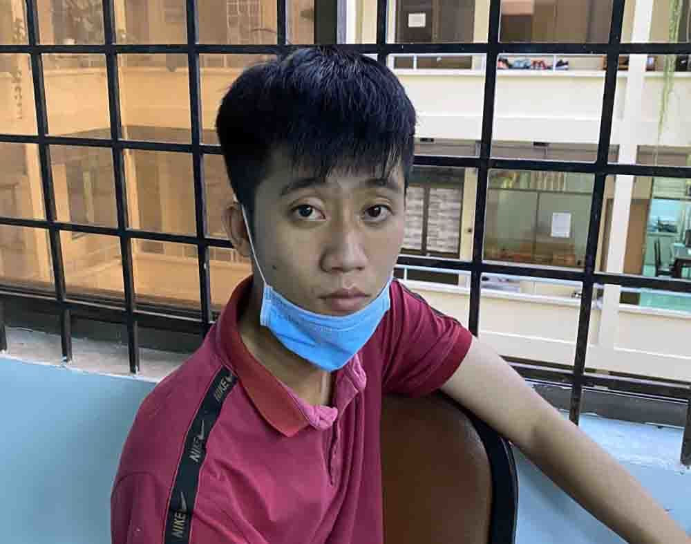 Bat ke dat camera quay len cac cap doi ai an trong khach san de tong tien