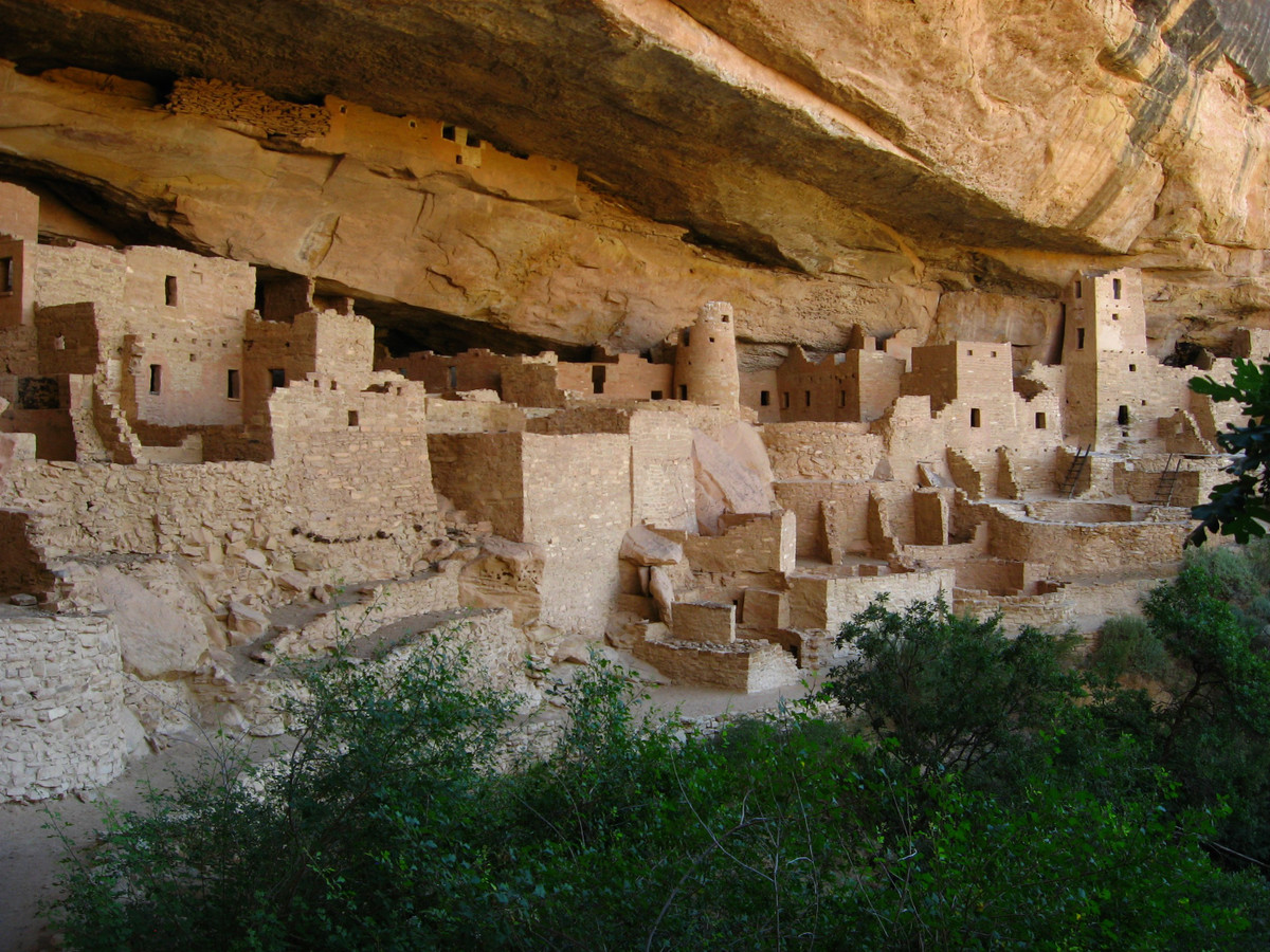Người Ancestral Pueblo xây dựng và hoàn thành cung điện trong vách đá vào khoảng 500 năm trước.