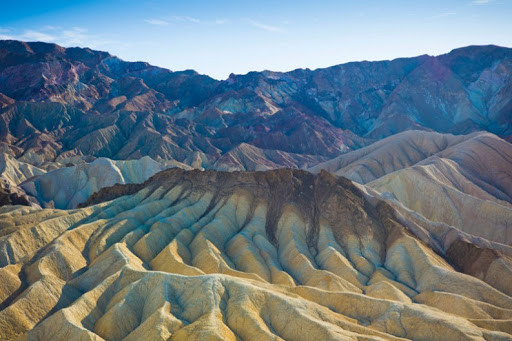 Cụ thể, thung lũng Chết Death Valley hầu như quanh năm không có mưa. Địa điểm này từng ghi nhận 6 tuần trong năm nhiệt độ luôn trên 40 độ C.