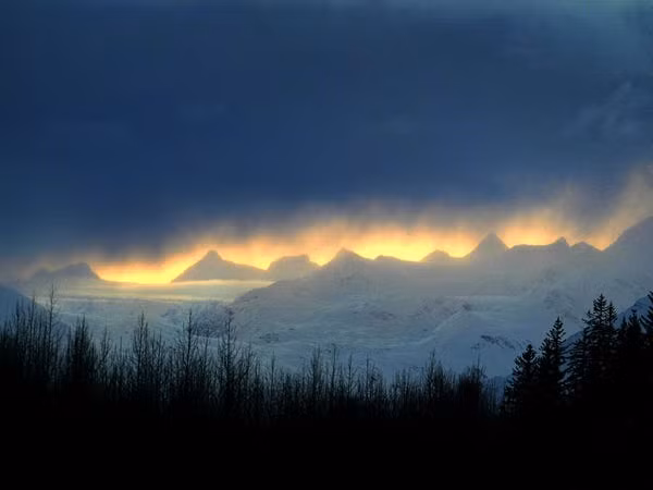 Thậm chí, người ngoài hành tinh cũng bị nghi ngờ có khả năng gây ra những vụ mất tích bí ẩn khó giải trên. Tuy nhiên, các nhà điều tra chưa tìm được bằng chứng để chứng minh những giả thuyết này là chính xác.