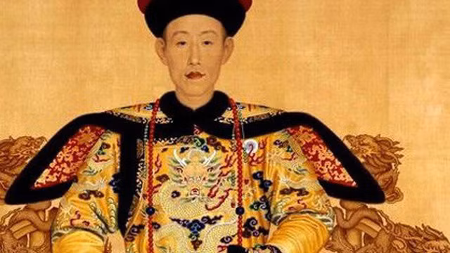 Sau khi vào được bên trong Dụ Lăng, nhóm mộ tặc của Tôn Điện Anh vơ vét vàng bạc, châu báu và nhiều bảo vật quý giá. Trong số này có một viên hoàng châu Tây Tạng đặt trong miệng hoàng đế Càn Long.