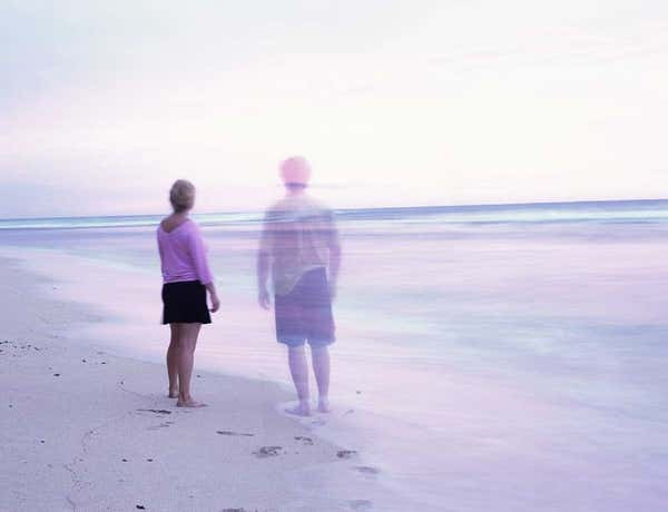 Trong số các nhà khoa học nghiên cứu bí ẩn về hồn ma có nhóm chuyên gia tại ĐH Bách khoa Liên bang Lausane (EPFL) của Thụy Sĩ. Tiến sĩ Giulio Rognini cùng các đồng nghiệp thực hiện điều tra, nghiên cứu nhóm đối tượng tuyên bố nhìn thấy "ma".