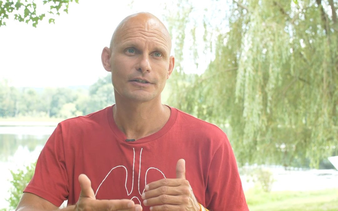 Sinh năm 1973 tại Đan Mạch, " người cá" nổi tiếng nhất thế giới Stig Severinsen được nhiều người biết đến khi lập nhiều kỷ lục khó tin về khả năng nín thở dưới nước.