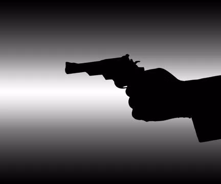 Theo đó, Alexander - gã mafia khét tiếng được cho là giết hơn 40 người - có kết cục bi thảm như những tên tội phạm nguy hiểm vì "đắc tội" với quá nhiều người trong thế giới ngầm.