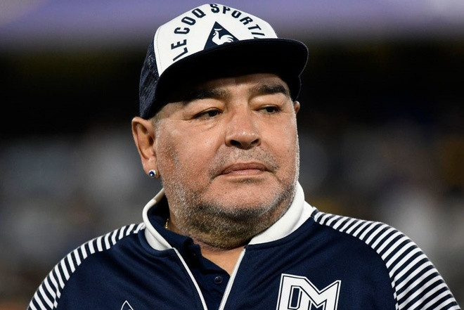 Trong số này có việc Maradona được cho là sở hữu ít nhất 5 bất động sản là những tòa nhà, căn hộ sang trọng tại thủ đô Buenos Aires. Ông còn có 4 ô tô cao cấp tại Argentina và 2 chiếc tại Dubai.