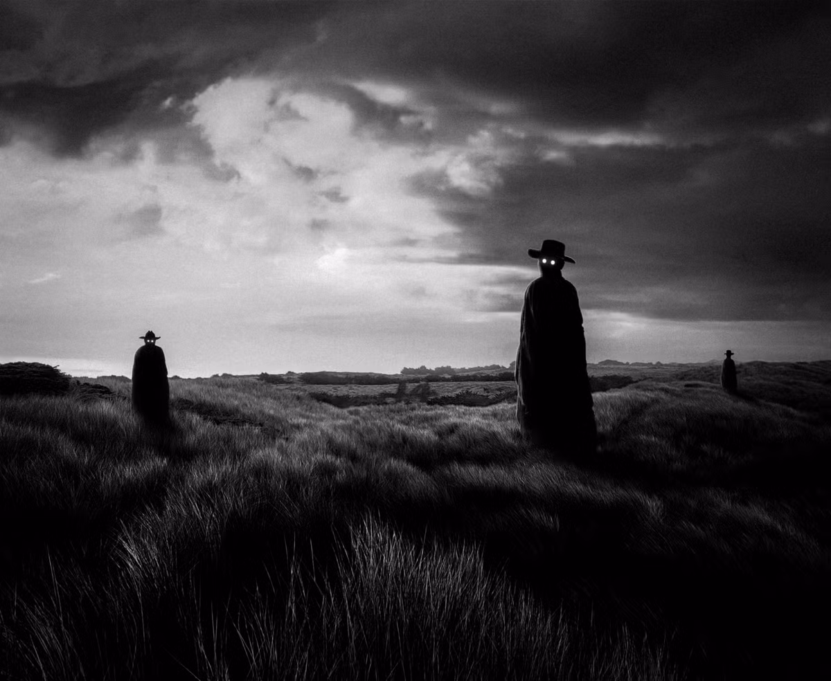 Do không thể làm sáng tỏ kẻ theo dõi là ai, đến từ đâu nên không ít người dân địa phương sống trong lo lắng, bất an, thậm chí là sợ hãi mỗi khi đi ra ngoài vào buổi tối.