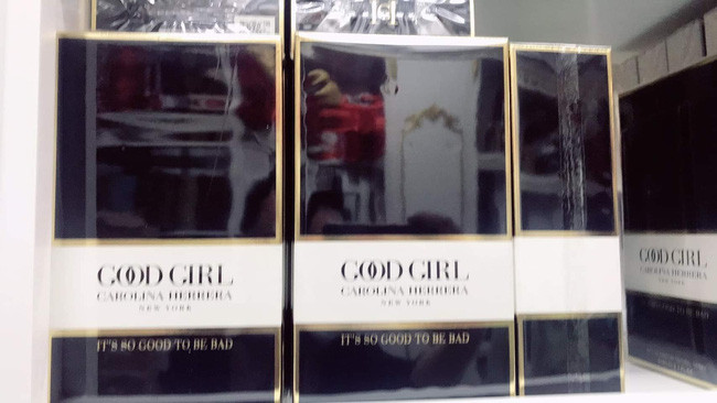 Dot kich tong kho, thu giu hang nghin chai nuoc hoa hang hieu-Hinh-9