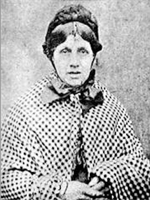 Sinh năm 1832 tại Low Moorsley - một ngôi làng nhỏ gần thị trấn Hetton-le-Hole, Durham, Anh, cuộc đời nữ sát nhân hàng loạt khét tiếng Mary Ann Cotton khiến nhiều người khiếp sợ.