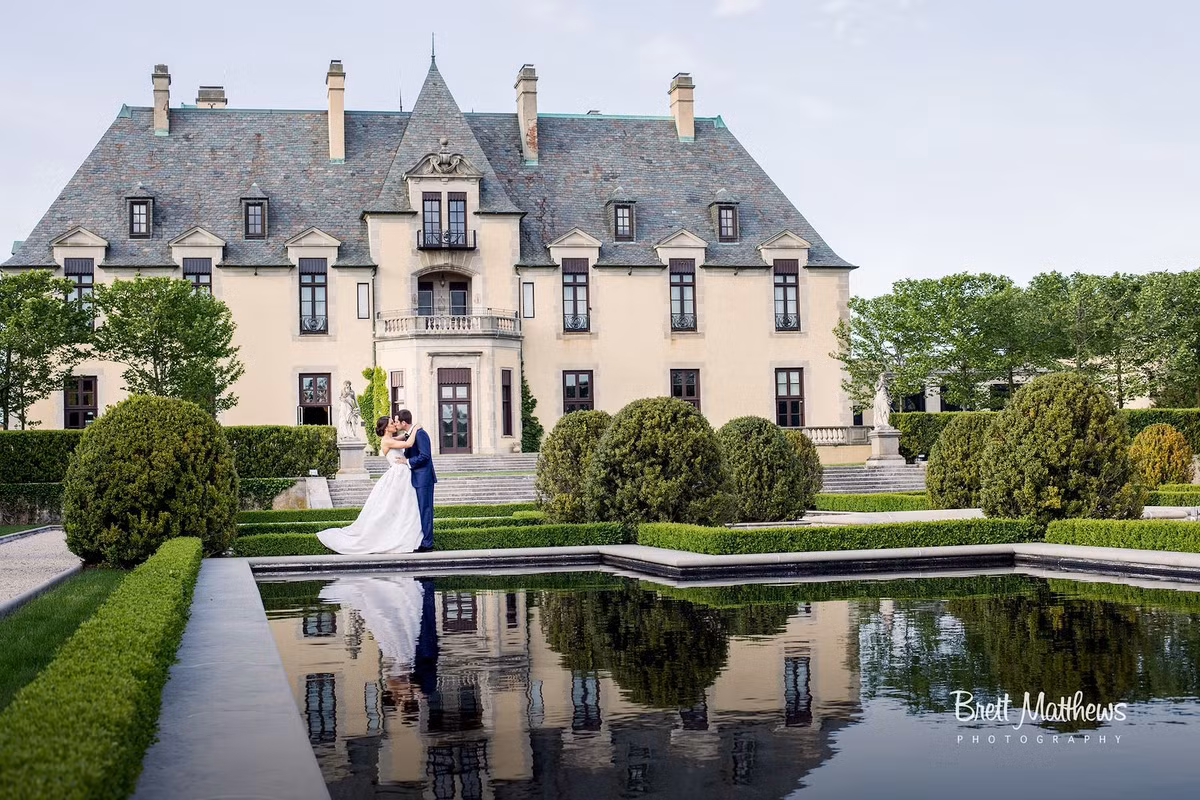 Vào thời kỳ vàng son những năm 1920, lâu đài Oheka mở cửa đón khách đến thuê phòng.