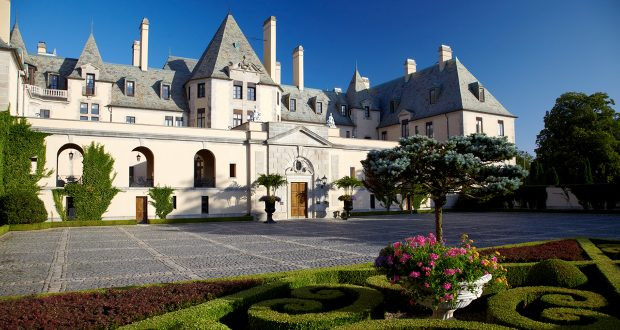 Về sau, ông Otto cho người cho xây dựng lâu đài Oheka nguy nga, tráng lệ trên mảnh đất rộng lớn trên.