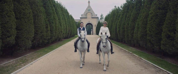 Nhờ vậy, công chúng biết đến lâu đài Oheka ngày càng nhiều hơn. Sự nổi tiếng của nơi này tạo nên sức hút đối với nhiều người.