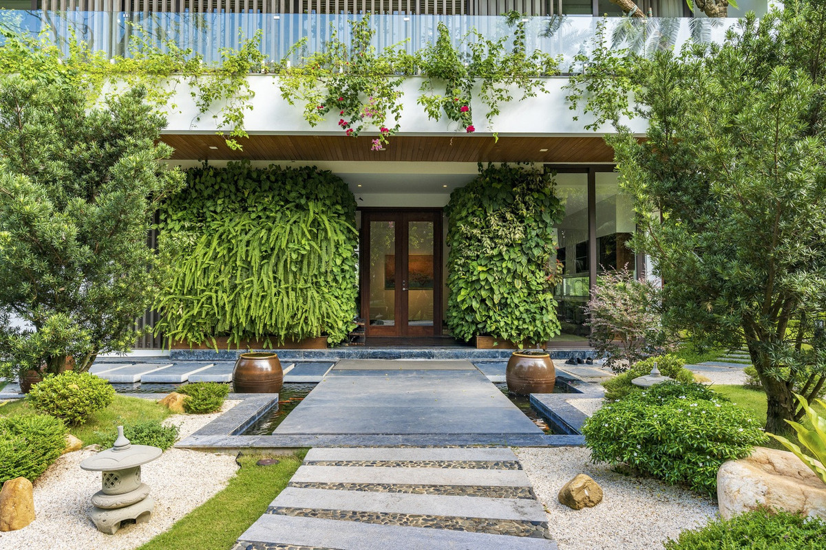 Sử dụng vật liệu hoàn thiện thông dụng, có sẵn nhưng đảm bảo hiệu quả thẩm mỹ, tính bền vững và thân thiện với môi trường.