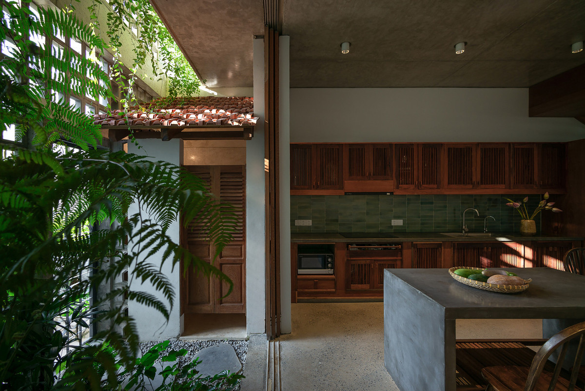 Gỗ mộc, không có bất kỳ lớp phủ bề mặt hóa học nào.