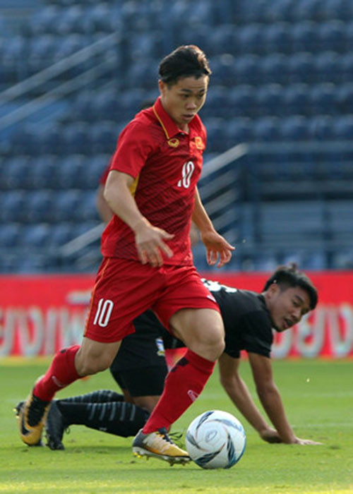 Ngôi sao tiền đạo đội bóng phố núi đánh bại U.23 Thái Lan với một cú đúp. Ảnh Tùng Lê