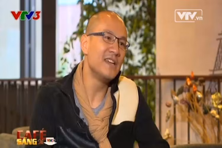 MC mới của Ai là triệu phú còn là gương mặt quen thuộc của chương trình Cà phê sáng với vai trò khách mời. Ảnh: VTV