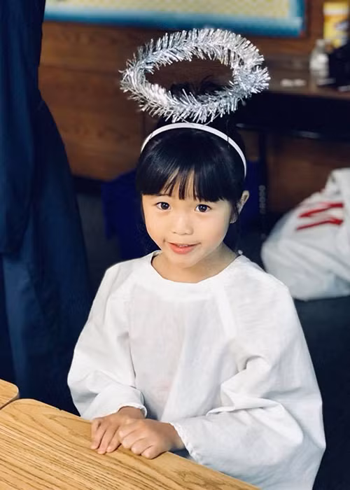 Con gái danh hài Thúy Nga xinh như thiên thần.