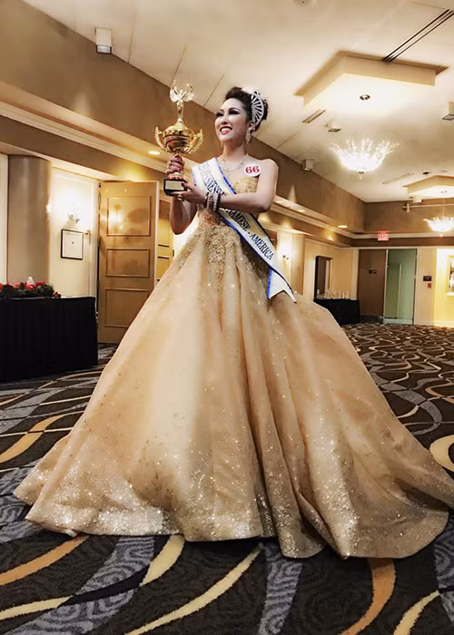 Trải qua các phần thi, Phi Thanh Vân đăng quang Hoa hậu Doanh nhân Thế giới người Việt tại Mỹ. Ảnh: FBNV