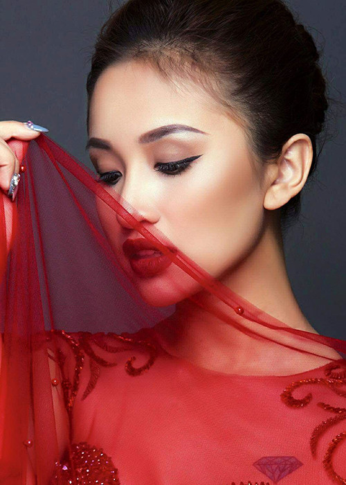 Vân Hugo tâm sự: “Lạnh thế này càng thấy mình mong manh”.