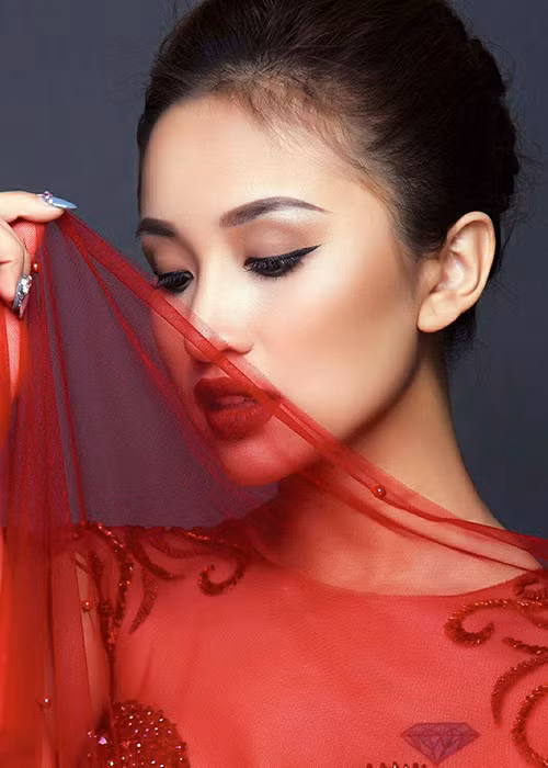 Vân Hugo tâm sự: “Lạnh thế này càng thấy mình mong manh”.