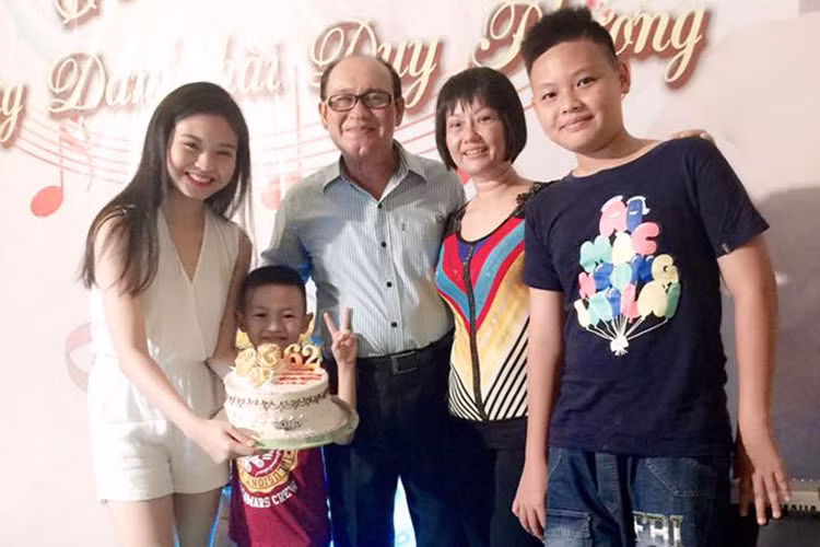 Gần đây, xuất hiện trong "Sau ánh hào quang", Lê Giang tố từng bị Duy Phương bạo hành. Nam danh hài phủ nhận đồng thời xem xét khởi kiện "Sau ánh hào quang". Tuy nhiên, vì Lê Lộc và Duy Phước, ông không muốn đẩy Lê Giang vào tội vu khống.