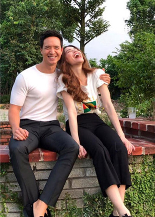 Khi bắt đầu vướng nghi vấn yêu “nữ hoàng giải trí”, Kim Lý nhận được sự chú ý của dư luận và được fans ủng hộ chuyện tình cảm. Ảnh: Dân Việt