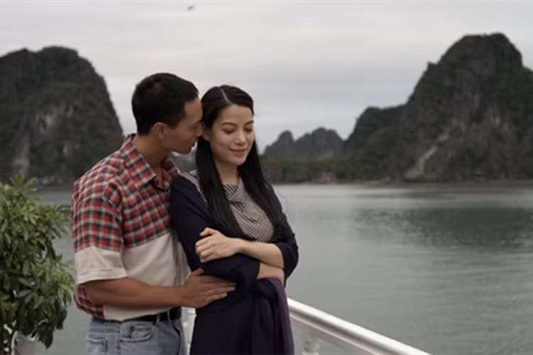 Tình yêu mà Hương Ga (Trương Ngọc Ánh) dành cho Tùng Hero (Kim Lý) vô cùng mãnh liệt trong “Hương ga”. Ảnh: Thế giới trẻ