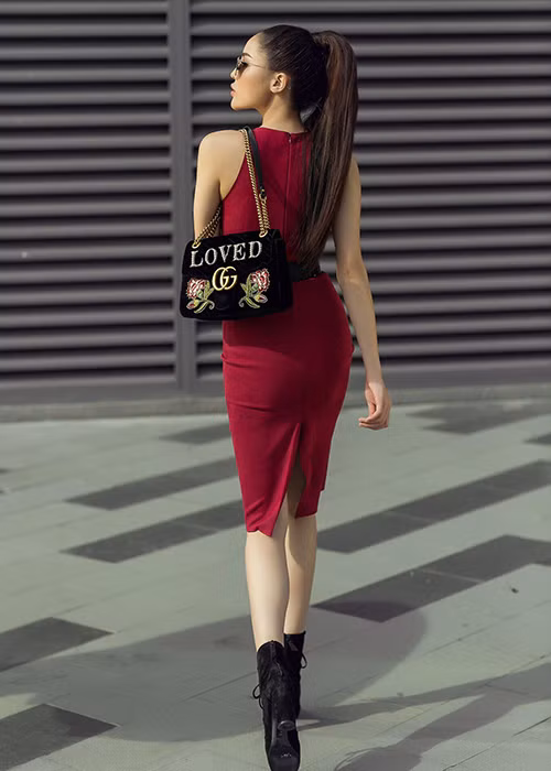 Hoa hậu Kỳ Duyên được fans khen ngợi có gu thời trang ngày càng chất lừ.