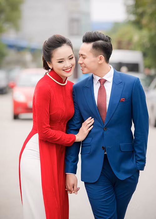 Top 10 cuộc thi Hoa hậu Việt Nam 2016 Tố Như và hôn phu hot boy cảnh sát rất xứng đôi vừa lứa.