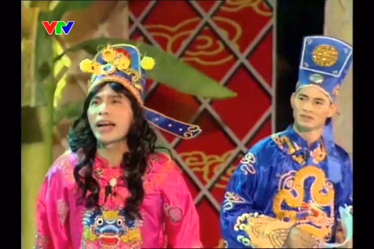 Trong Táo quân, Nam Tào (Xuân Bắc) có những màn chặt chém hài hước, lém lỉnh với các Táo. Ảnh: Youtube