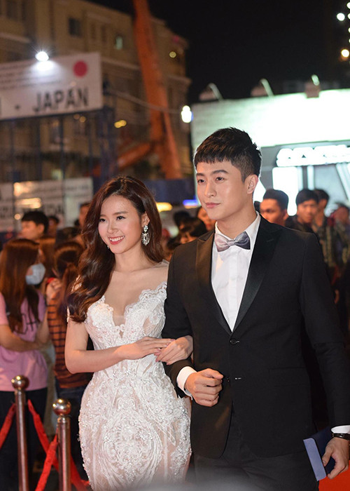 Khi Harry Lu không may gặp tai nạn giao thông, Midu lập tức gửi lời động viên: “Phải mau khỏe đó. Biết chưa. Cố lên”. Ảnh: FBNV