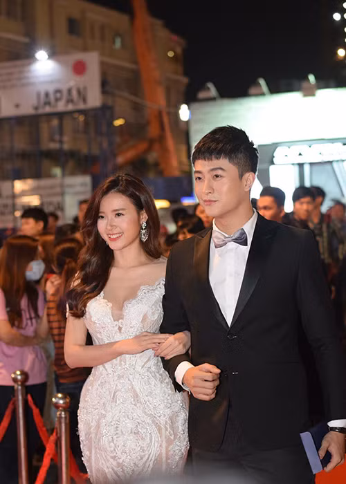 Khi Harry Lu không may gặp tai nạn giao thông, Midu lập tức gửi lời động viên: “Phải mau khỏe đó. Biết chưa. Cố lên”. Ảnh: FBNV