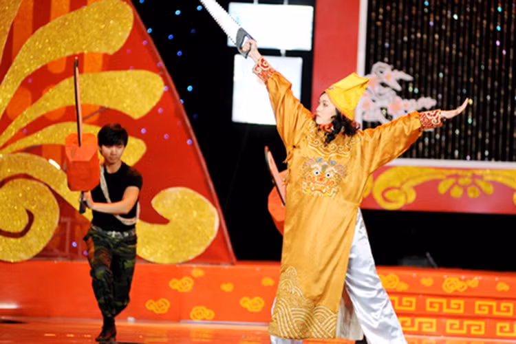 Dù lịch tập Táo quân thường xuyên diễn ra từ tối đến sáng sớm ngày hôm sau nhưng Vân Dung vẫn cố gắng tham gia đều đặn. Ảnh: Zing