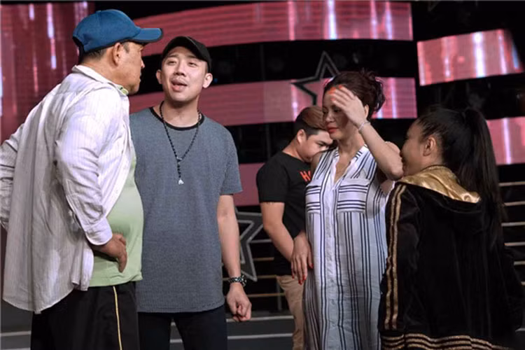 Là đồng nghiệp thân thiết, Trấn Thành ra sức thuyết phục Lê Giang và Duy Phương cùng tái xuất sân khấu để hỗ trợ con gái Lê Lộc trong gameshow Sao nối ngôi.