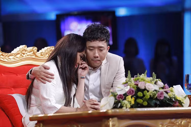 Tuy nhiên, chia sẻ với Kiến Thức, ông T.T.C.N - chồng cũ của nghệ sĩ Thanh Hằng bức xúc cho biết, những lời kể của Thanh Hằng chưa phải chân tướng sự thật.