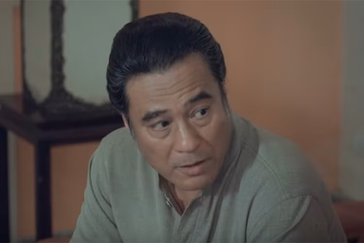 Nghệ sĩ Mạnh Cường đóng vai ông Quang trong phim “Cả một đời ân oán”. Anh được nhớ tới bởi sự biểu cảm đầy nội tâm trong từng vai diễn.