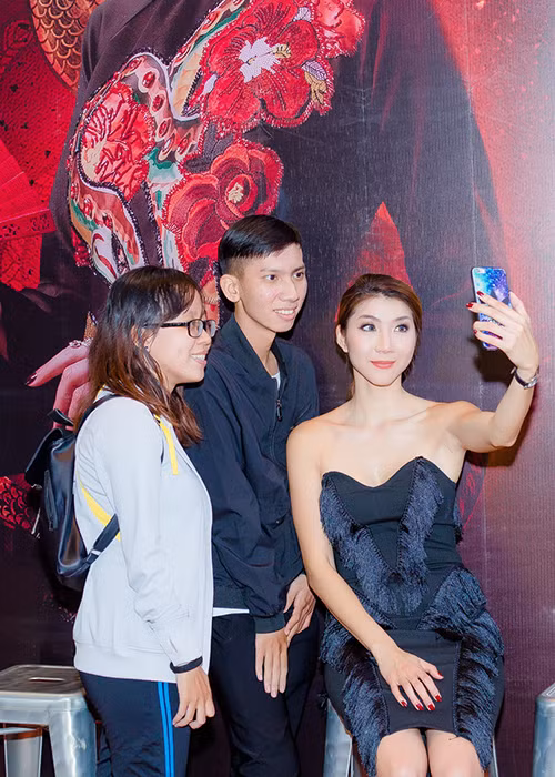 Gặp lại khán giả tại Việt Nam sau thời gian dài, Ngọc Quyên không giấu được sự hồi hộp vì đã lâu không xuất hiện.