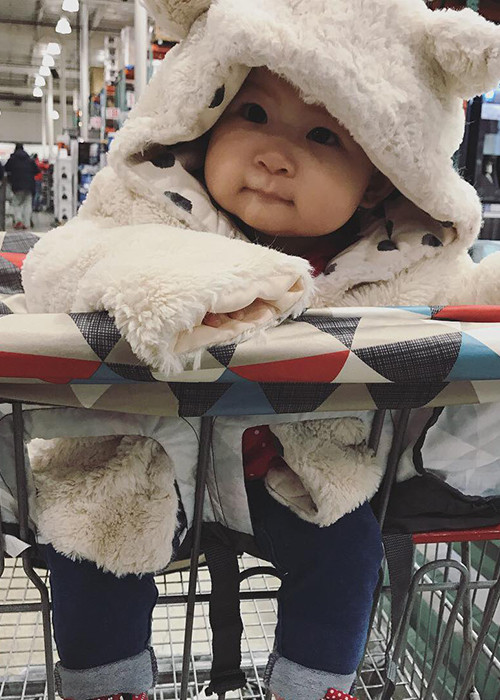 Con gái của cặp đôi sao Việt Lam Trường - Yến Phương ngày càng dễ thương.