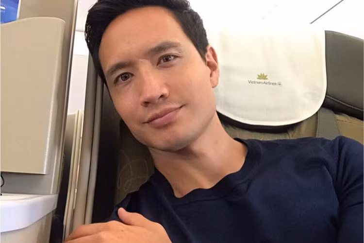 Hot Face sao Việt 24h: Kim Lý cập nhật hình ảnh trên chuyến bay đến Hà Nội sau ồn ào với Kiko Chan.